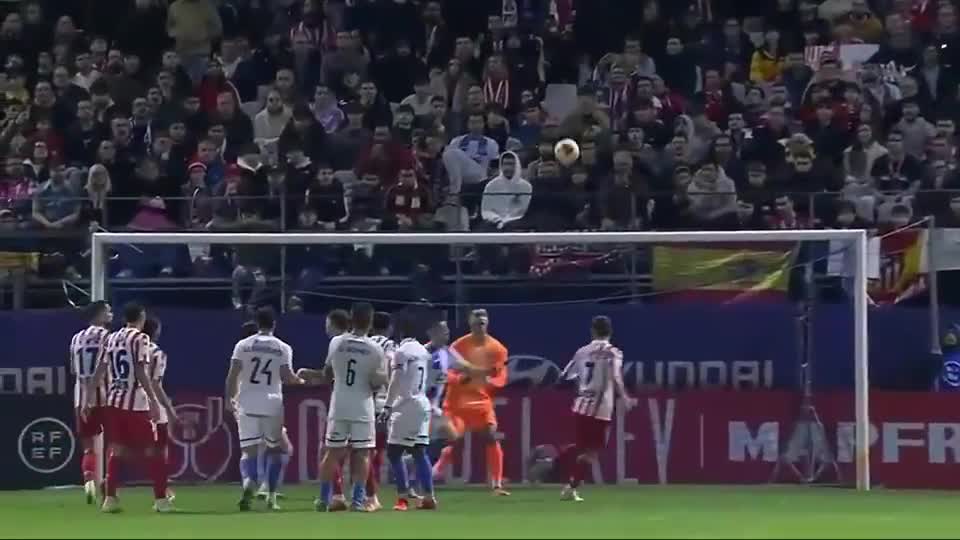 阿姆拉巴特：安东尼不该吃红牌，他并非故意踢对方面部